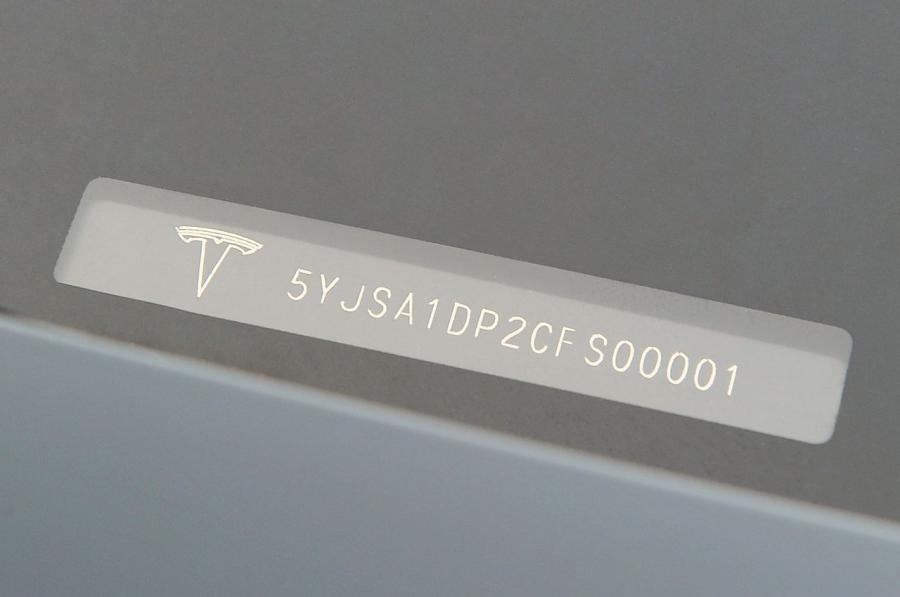  Tesla Model S 2012 года  (фото 23 из 88)